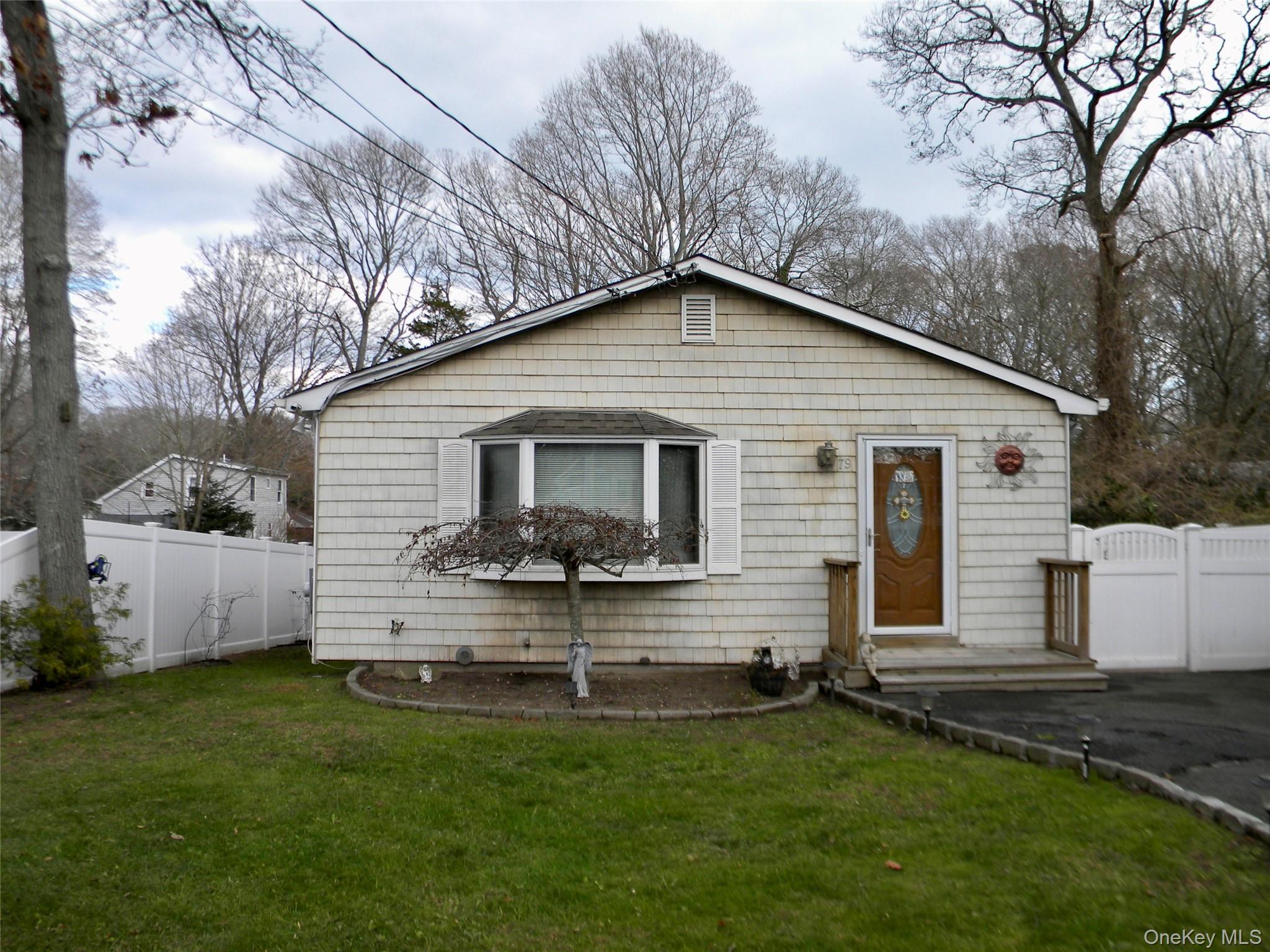#2 photo, 79 S Evergreen Drive, 东长岛 Selden , NY 11784