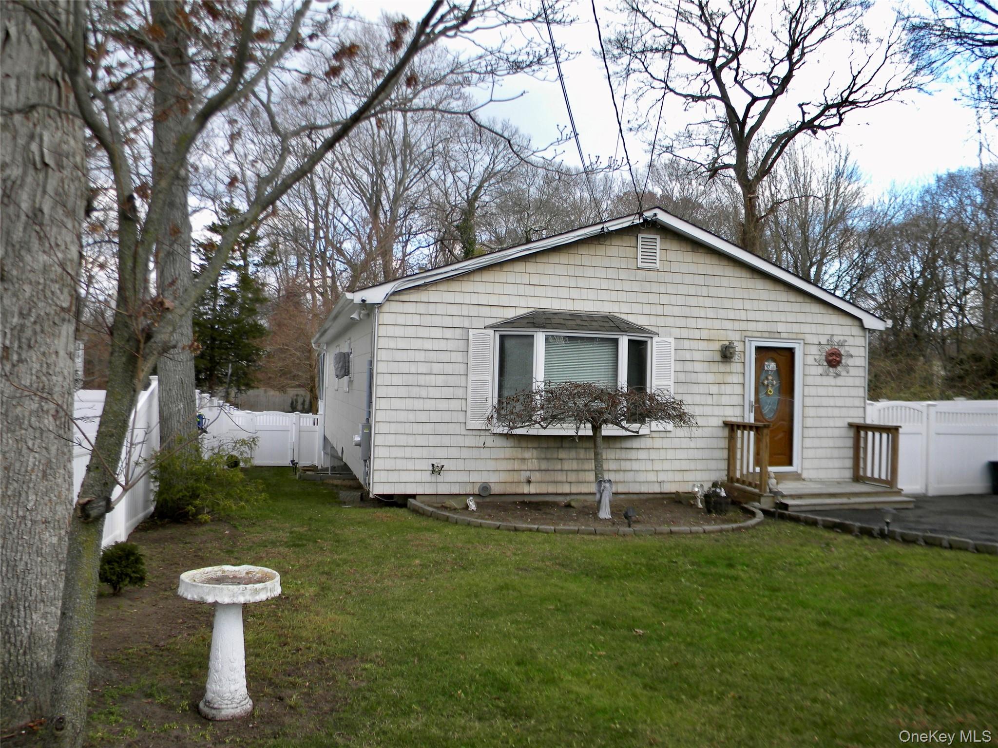 #3 photo, 79 S Evergreen Drive, 东长岛 Selden , NY 11784