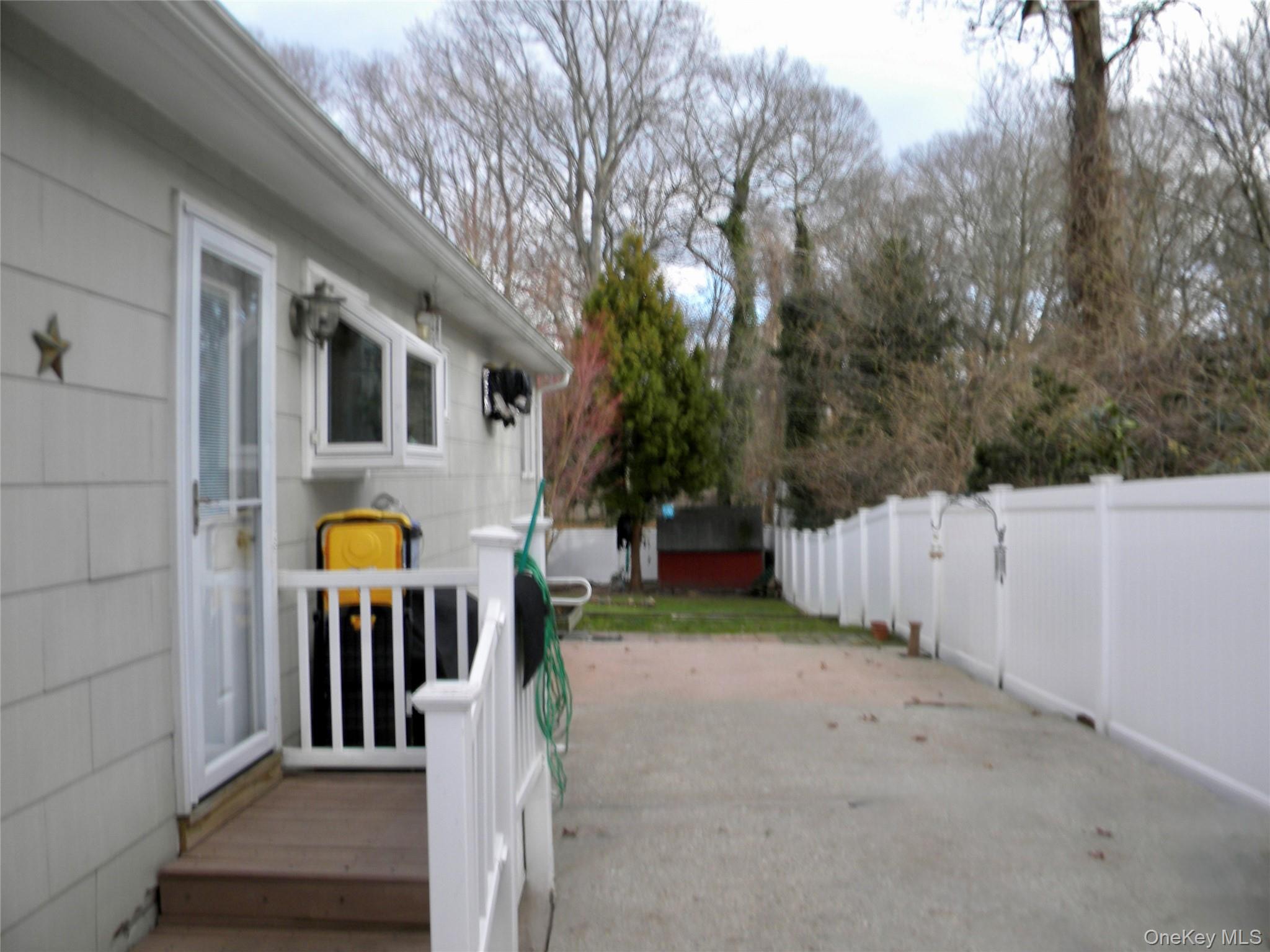 #4 photo, 79 S Evergreen Drive, 东长岛 Selden , NY 11784