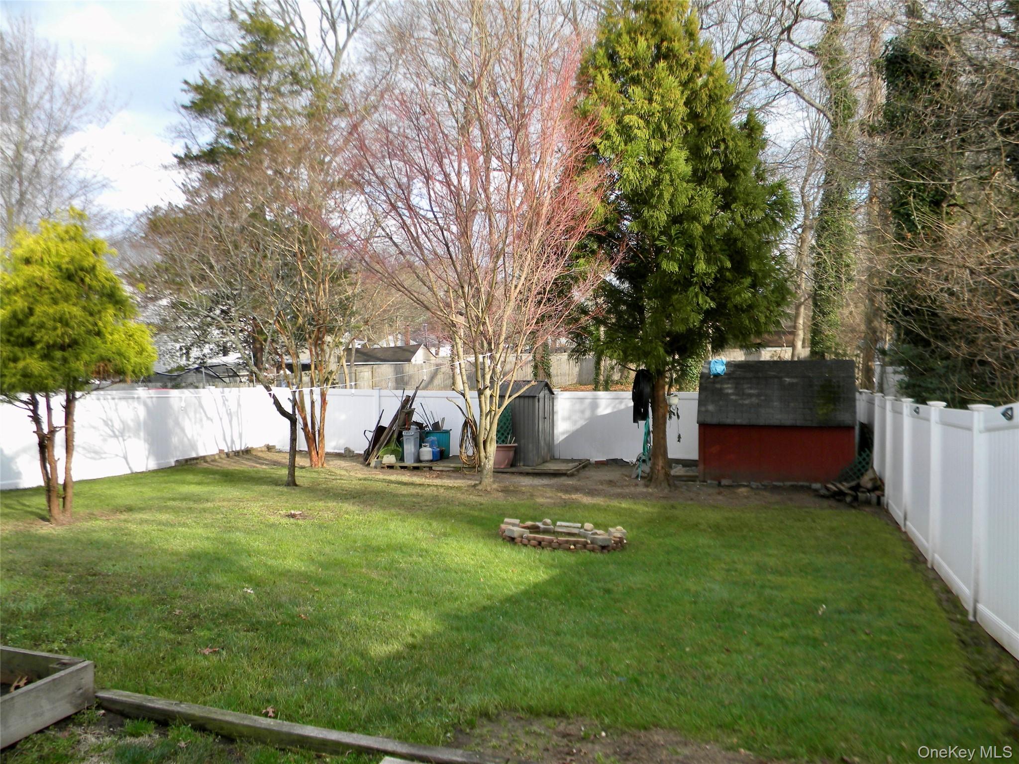 #6 photo, 79 S Evergreen Drive, 东长岛 Selden , NY 11784