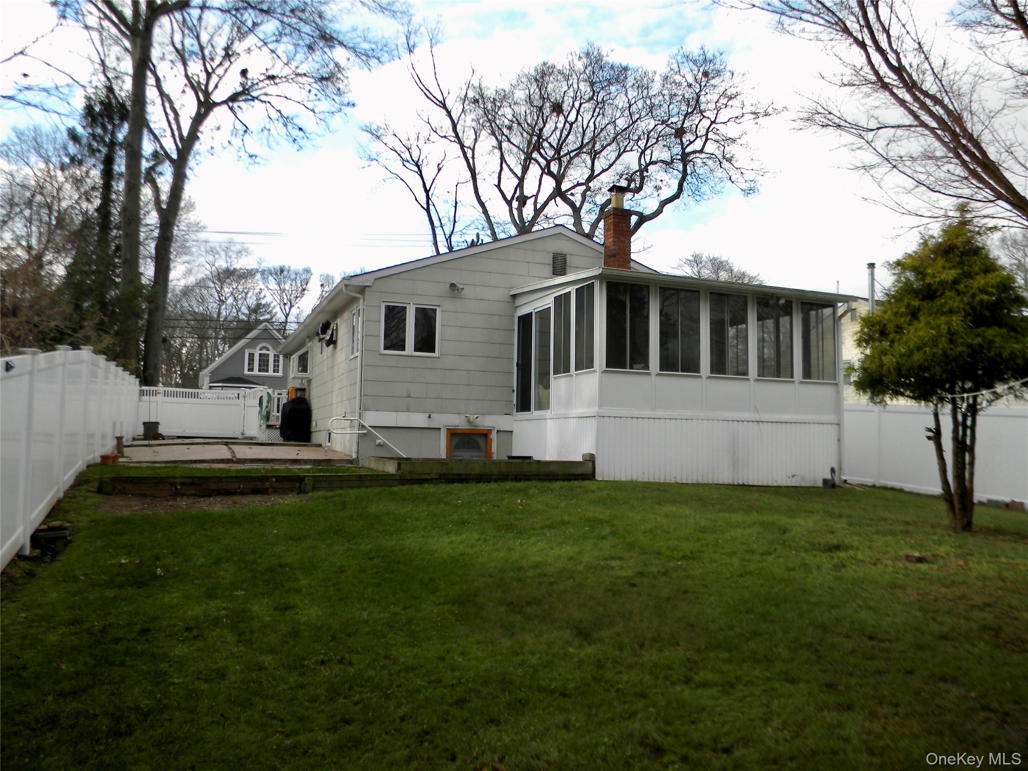 #8 photo, 79 S Evergreen Drive, 东长岛 Selden , NY 11784