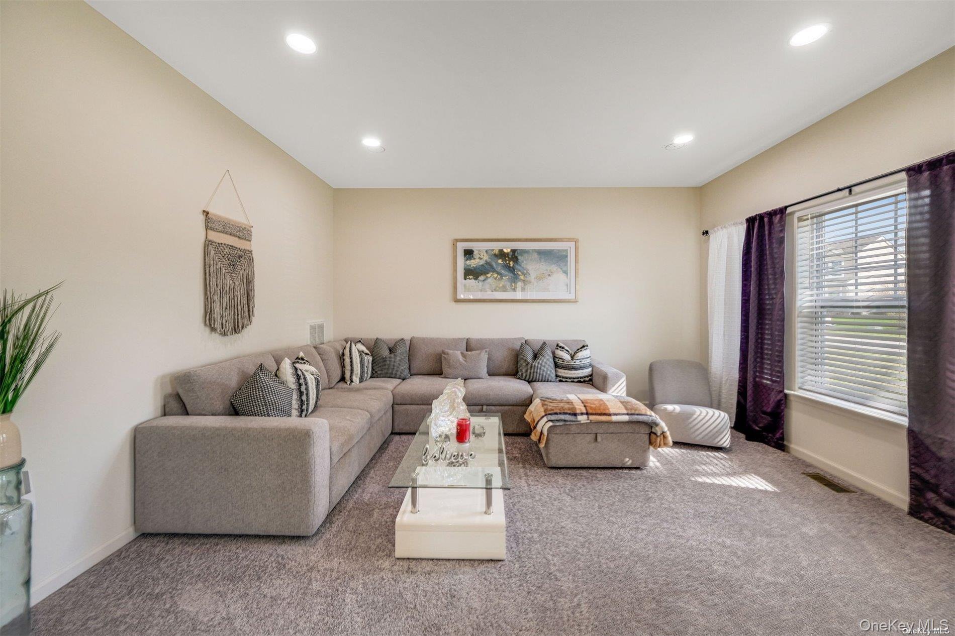 #10 photo, 7 Pondview Circle, Shirley , NY 11967