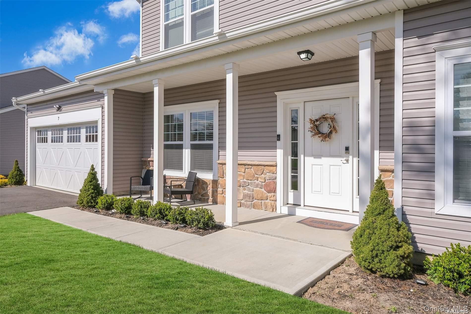 #2 photo, 7 Pondview Circle, Shirley , NY 11967