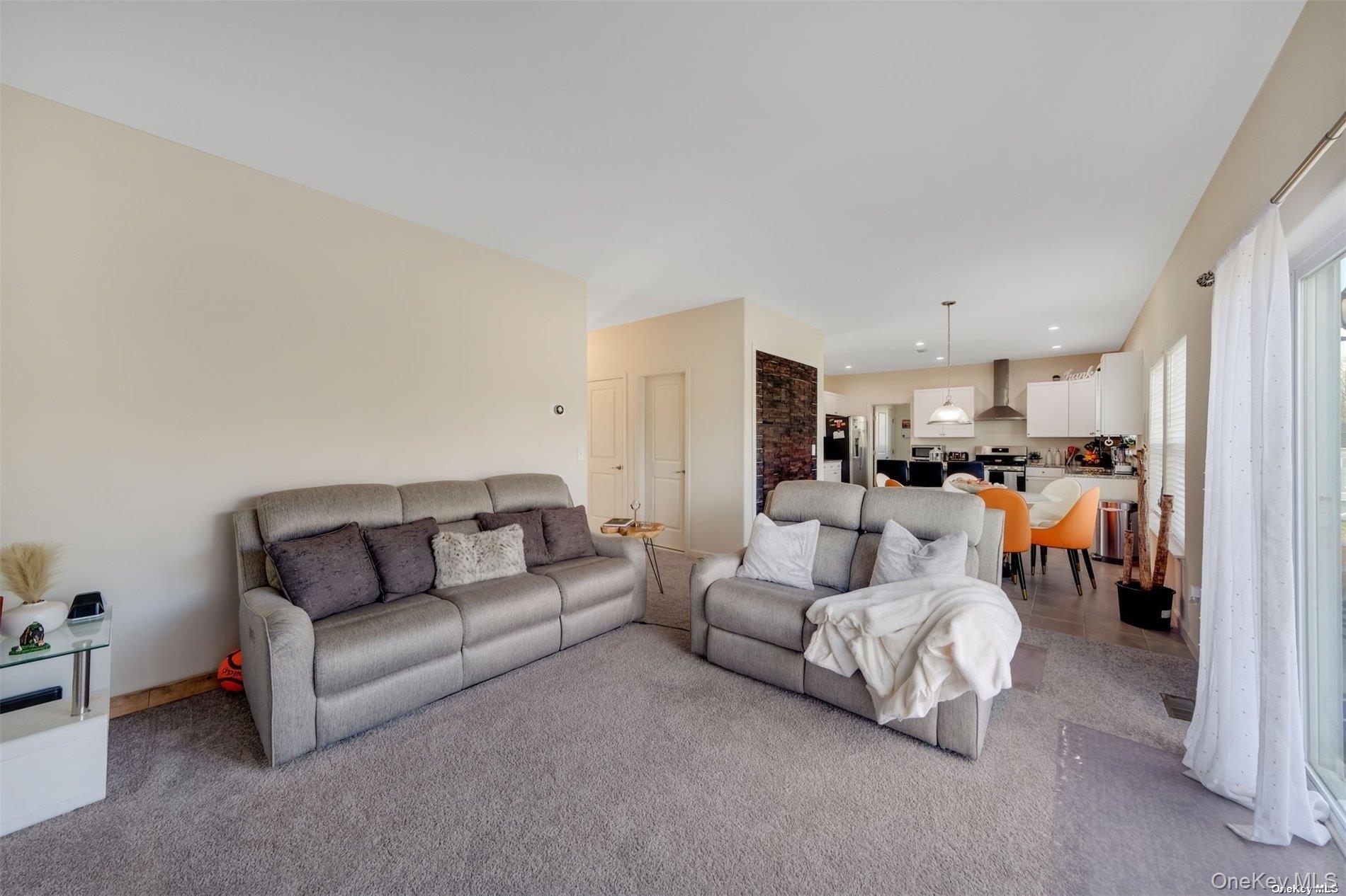 #23 photo, 7 Pondview Circle, Shirley , NY 11967