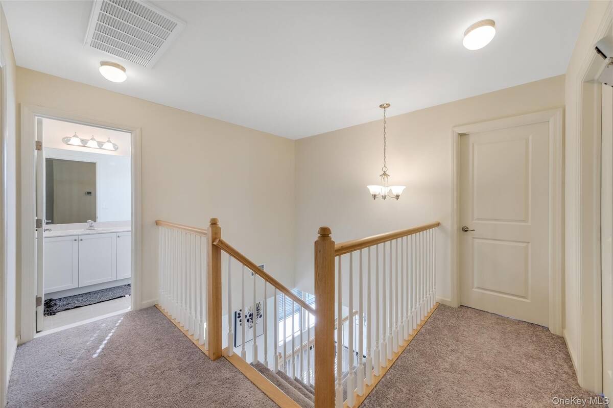 #26 photo, 7 Pondview Circle, Shirley , NY 11967