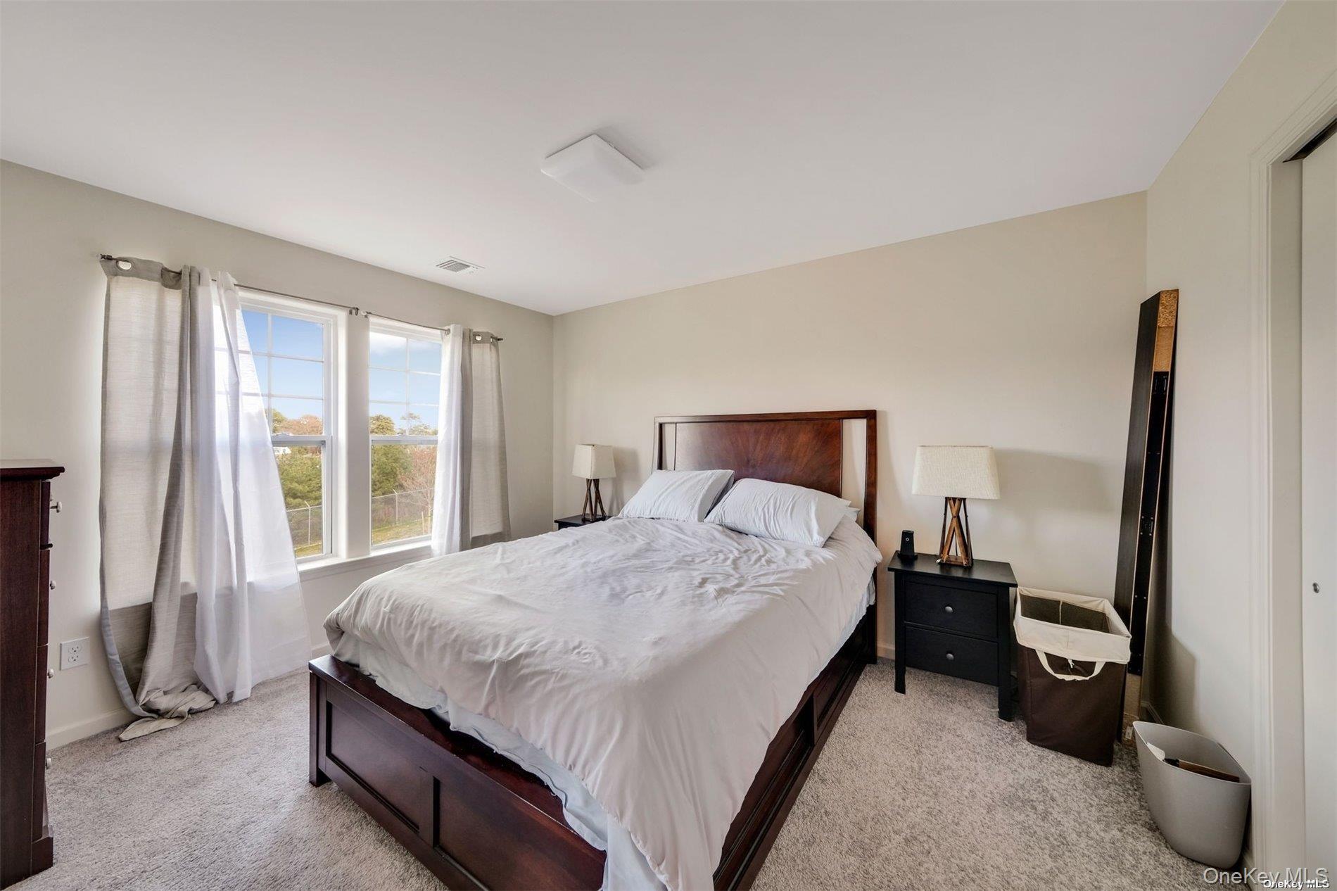 #27 photo, 7 Pondview Circle, Shirley , NY 11967