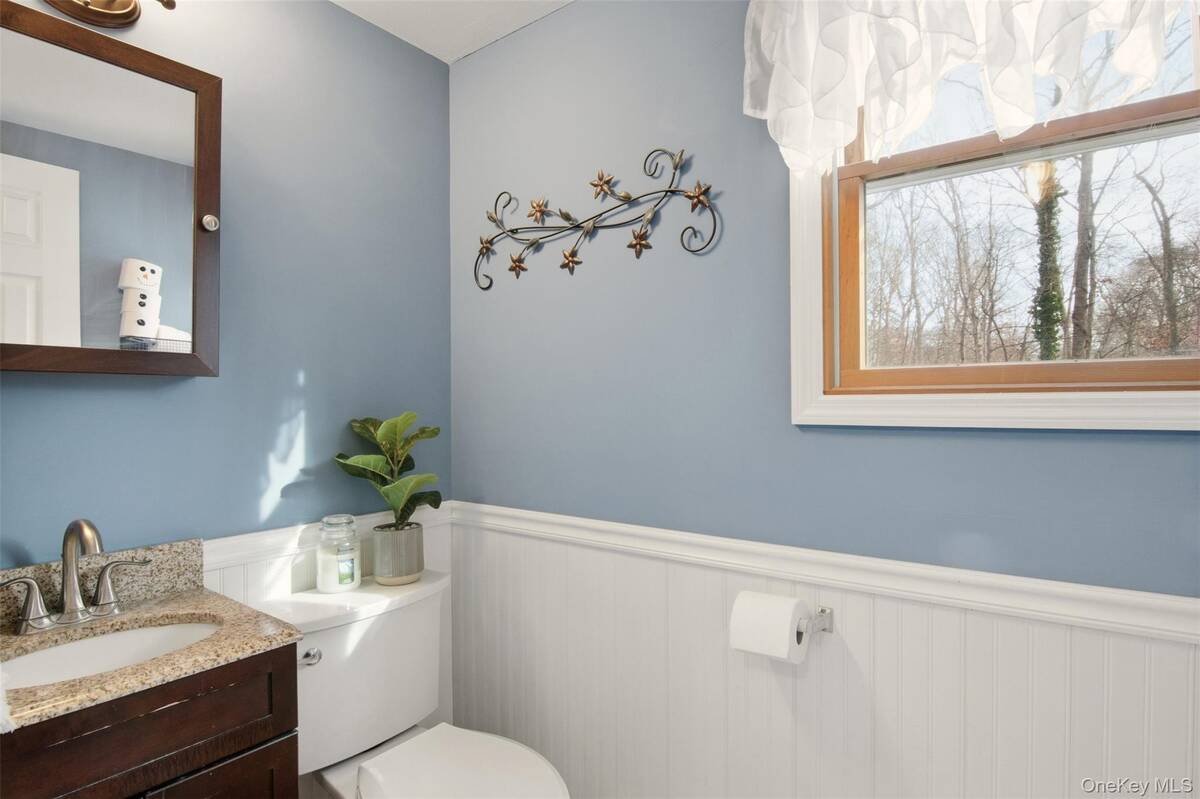 #15 photo, 23 John Street, সাফোক কাউন্টি Shoreham , NY 11786