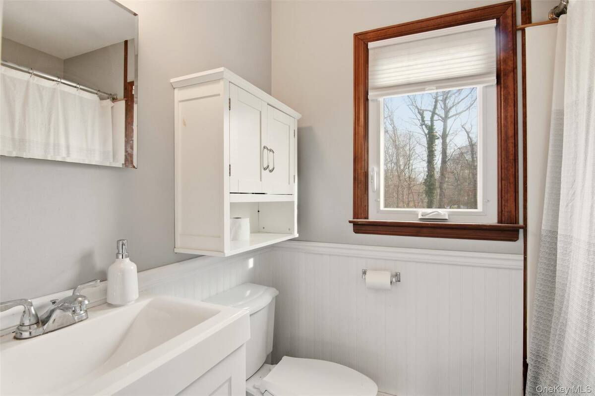 #18 photo, 23 John Street, সাফোক কাউন্টি Shoreham , NY 11786