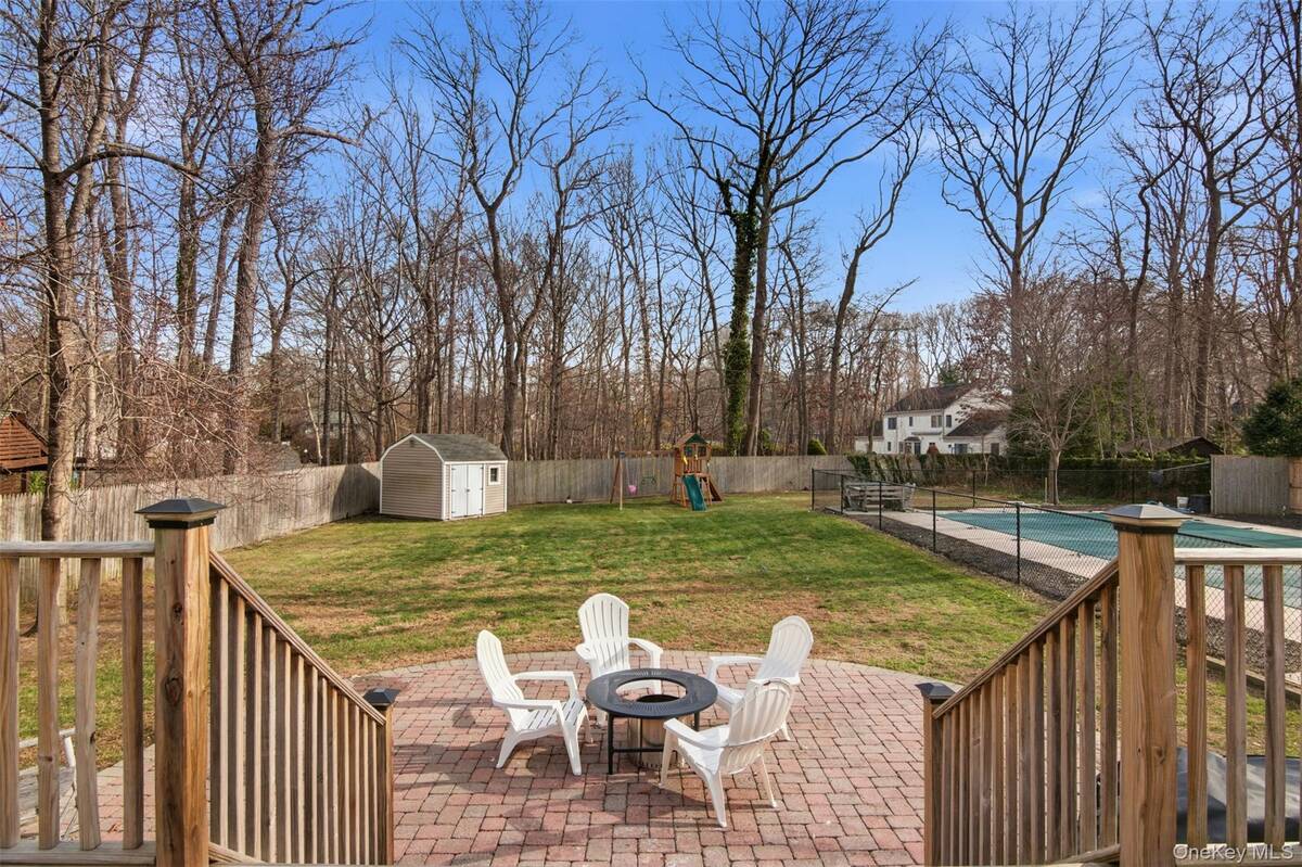 #24 photo, 23 John Street, সাফোক কাউন্টি Shoreham , NY 11786