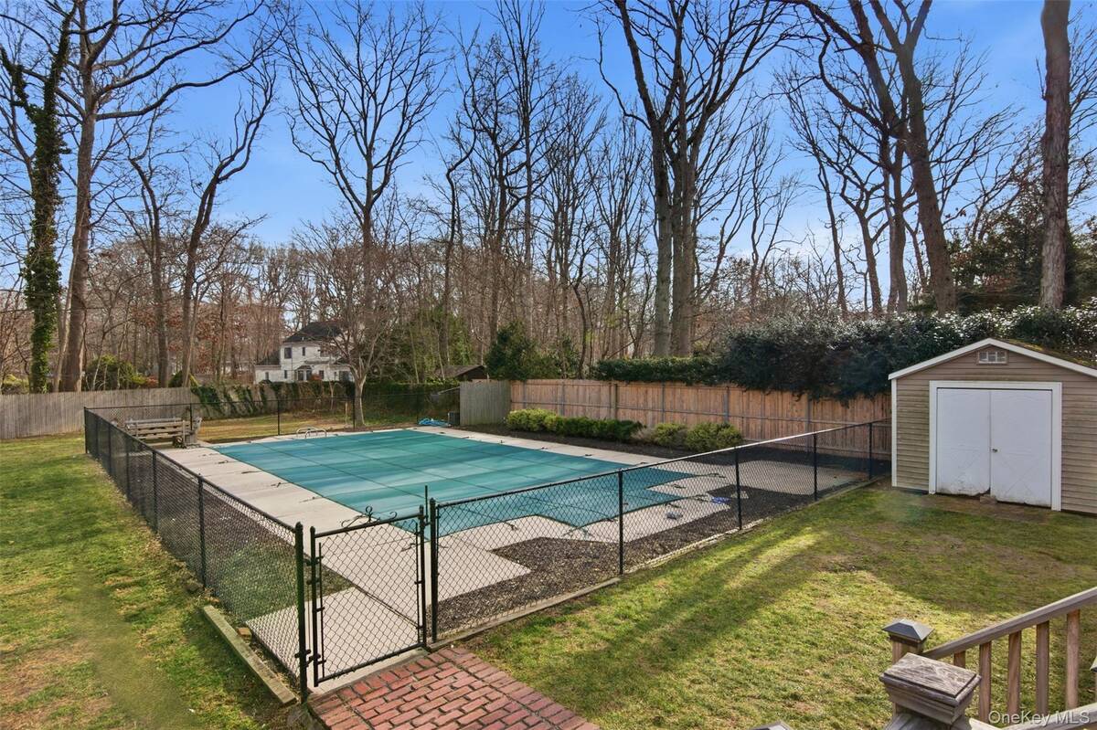 #25 photo, 23 John Street, সাফোক কাউন্টি Shoreham , NY 11786