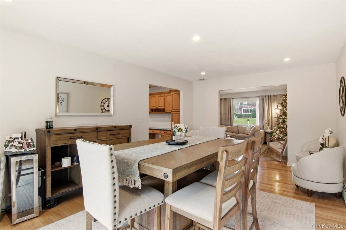 #8 photo, 23 John Street, সাফোক কাউন্টি Shoreham , NY 11786