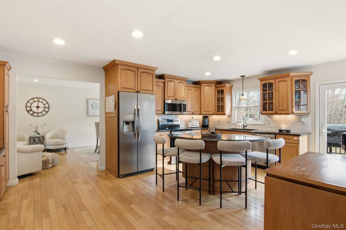 #9 photo, 23 John Street, সাফোক কাউন্টি Shoreham , NY 11786