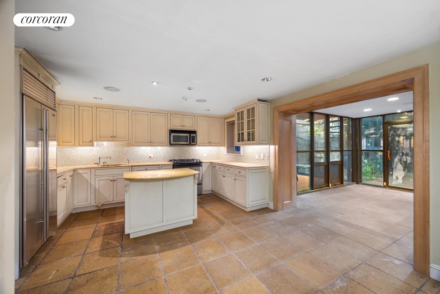 #9 photo, 323 PRESIDENT Street, Carroll Gardens , NY 11231