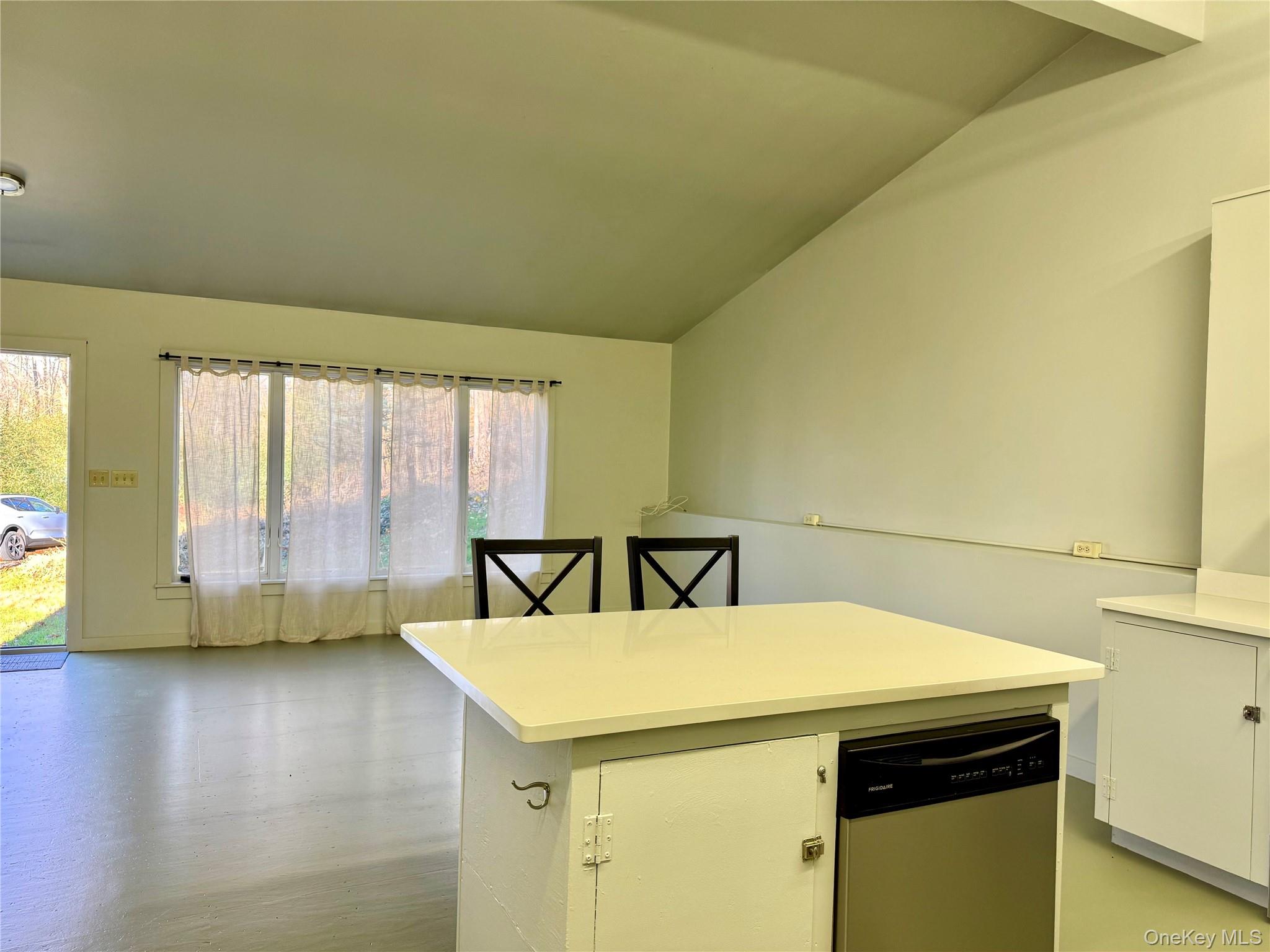 #4 photo, 14 Spring Lake Road, Red Hook , NY 12571