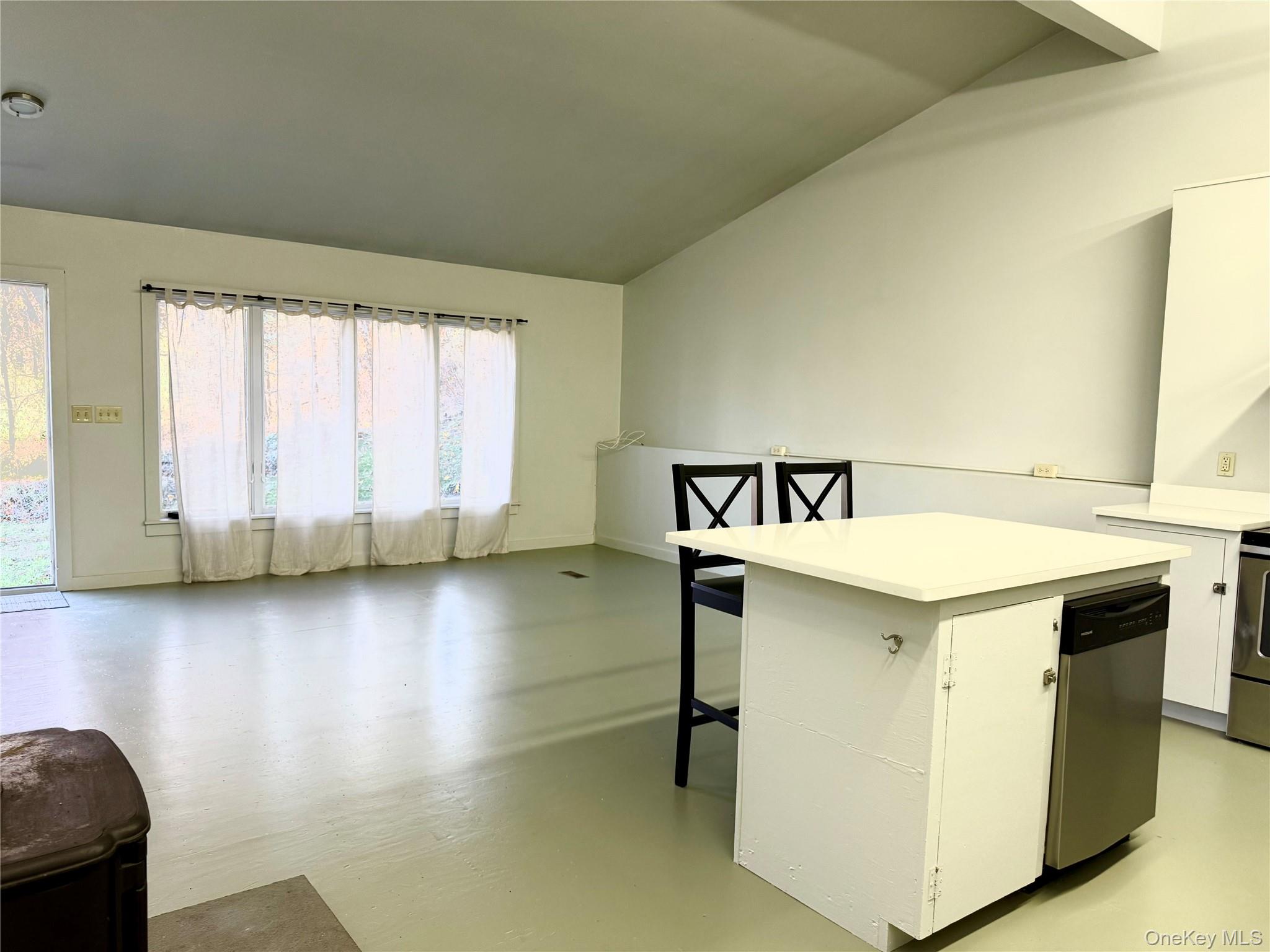 #5 photo, 14 Spring Lake Road, Red Hook , NY 12571