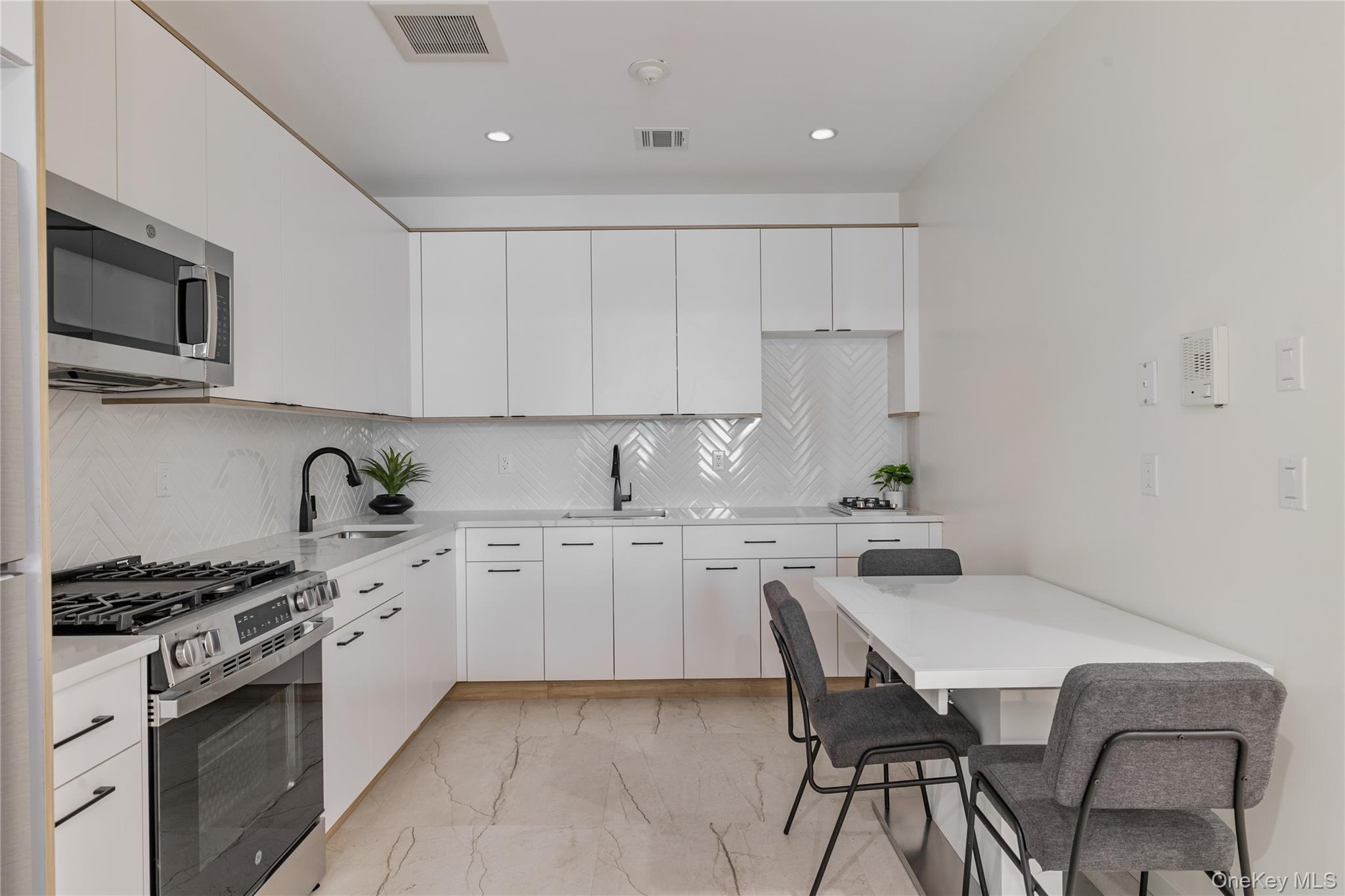 #7 photo, 17 Union Road, 뉴욕주 Spring Valley , NY 10977