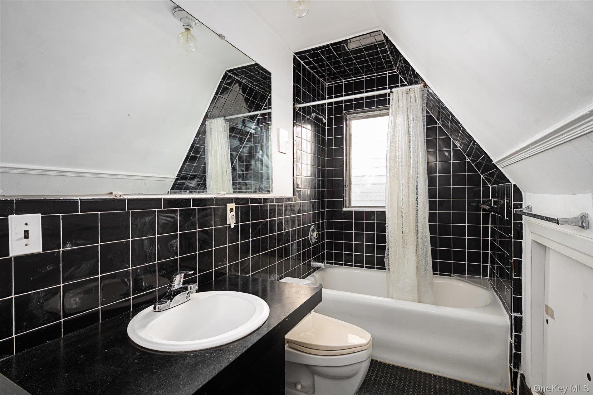 #16 photo, 68 Stuart Avenue, Amityville , NY 11701