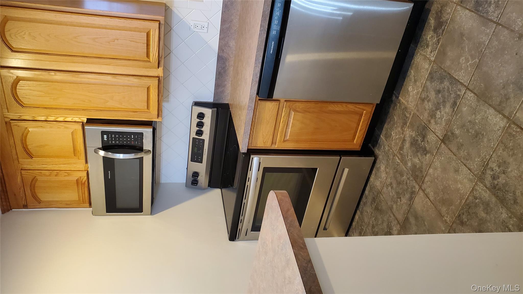 #3 photo, 101 Sylvan Avenue, 東長島 Miller Place , NY 11764