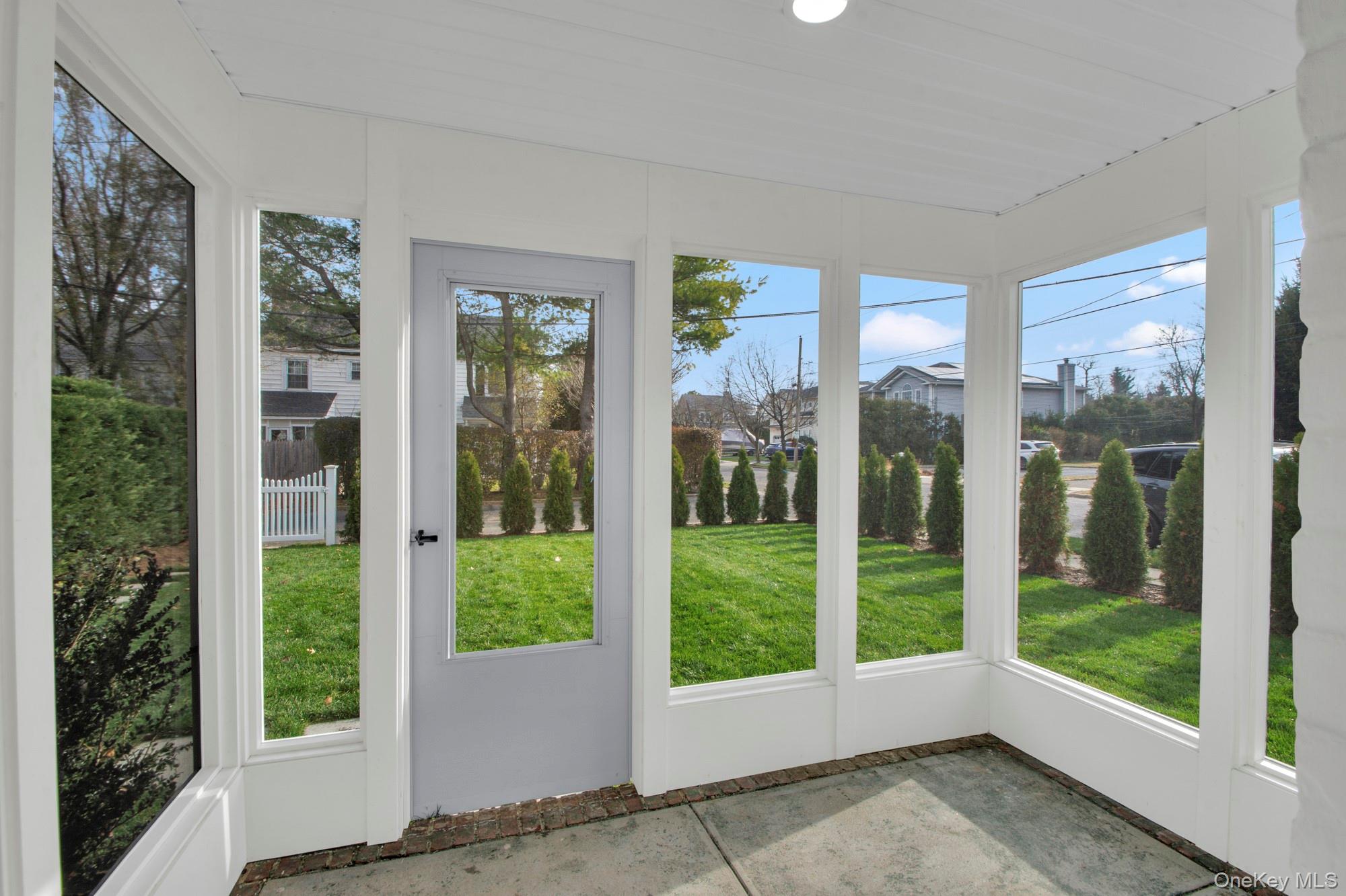 #10 photo, 2 Bayview Court, Manhasset , NY 11030