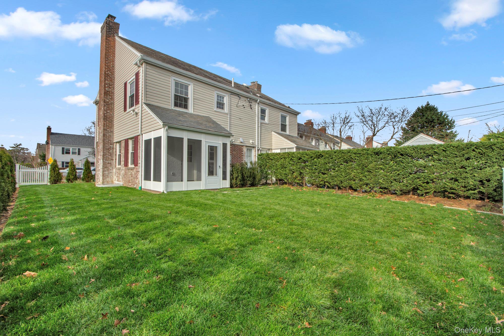 #18 photo, 2 Bayview Court, Manhasset , NY 11030