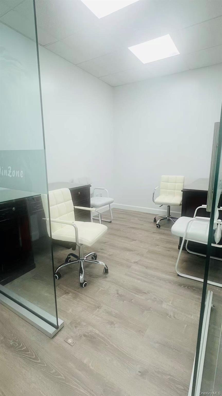 #3 photo, 917 Northern Boulevard, Great Neck , NY 11021