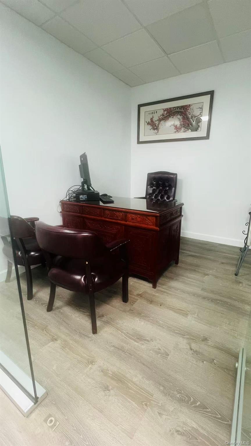 #4 photo, 917 Northern Boulevard, Great Neck , NY 11021