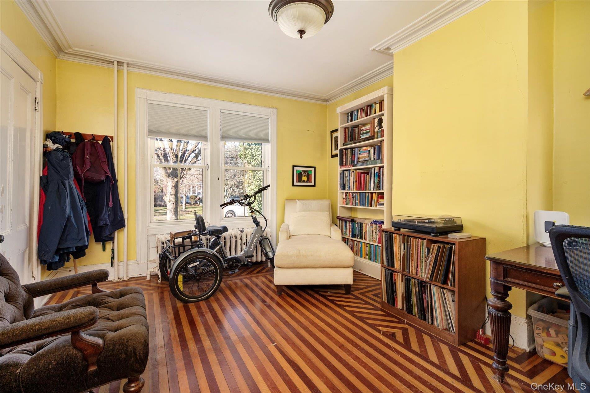 #11 photo, 183 Oldfield Avenue, Amityville , NY 11701