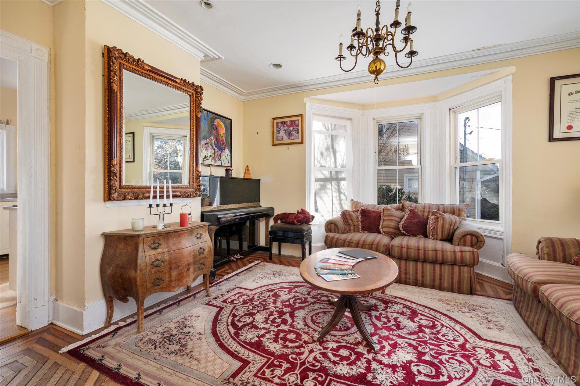 #3 photo, 183 Oldfield Avenue, Amityville , NY 11701