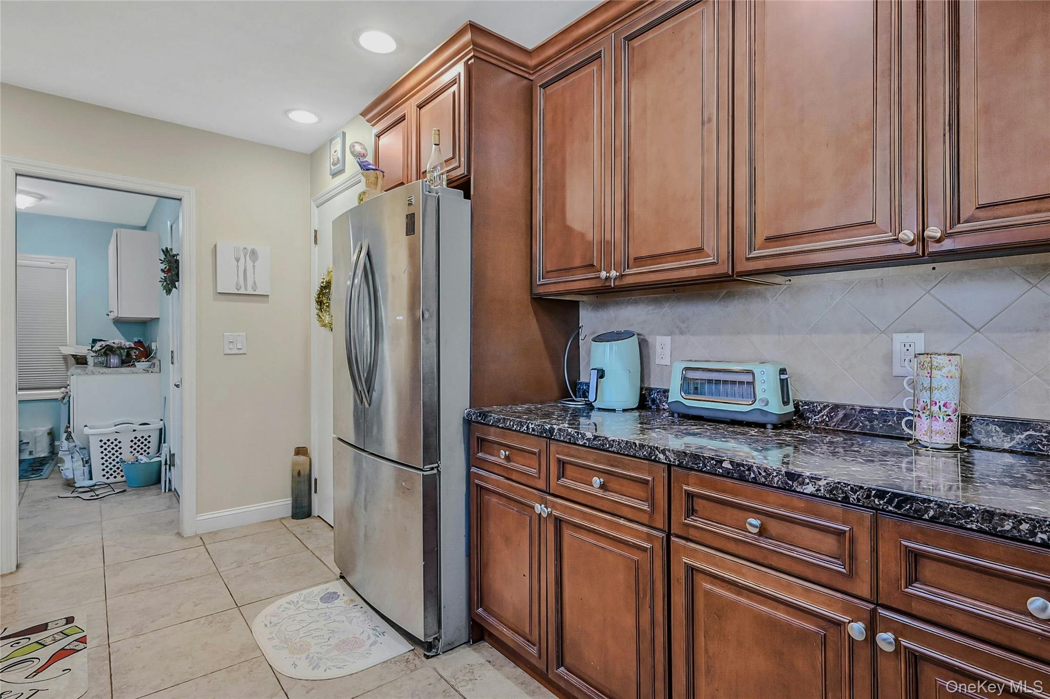 #12 photo, 1599 Feureisen Avenue, Bohemia , NY 11716