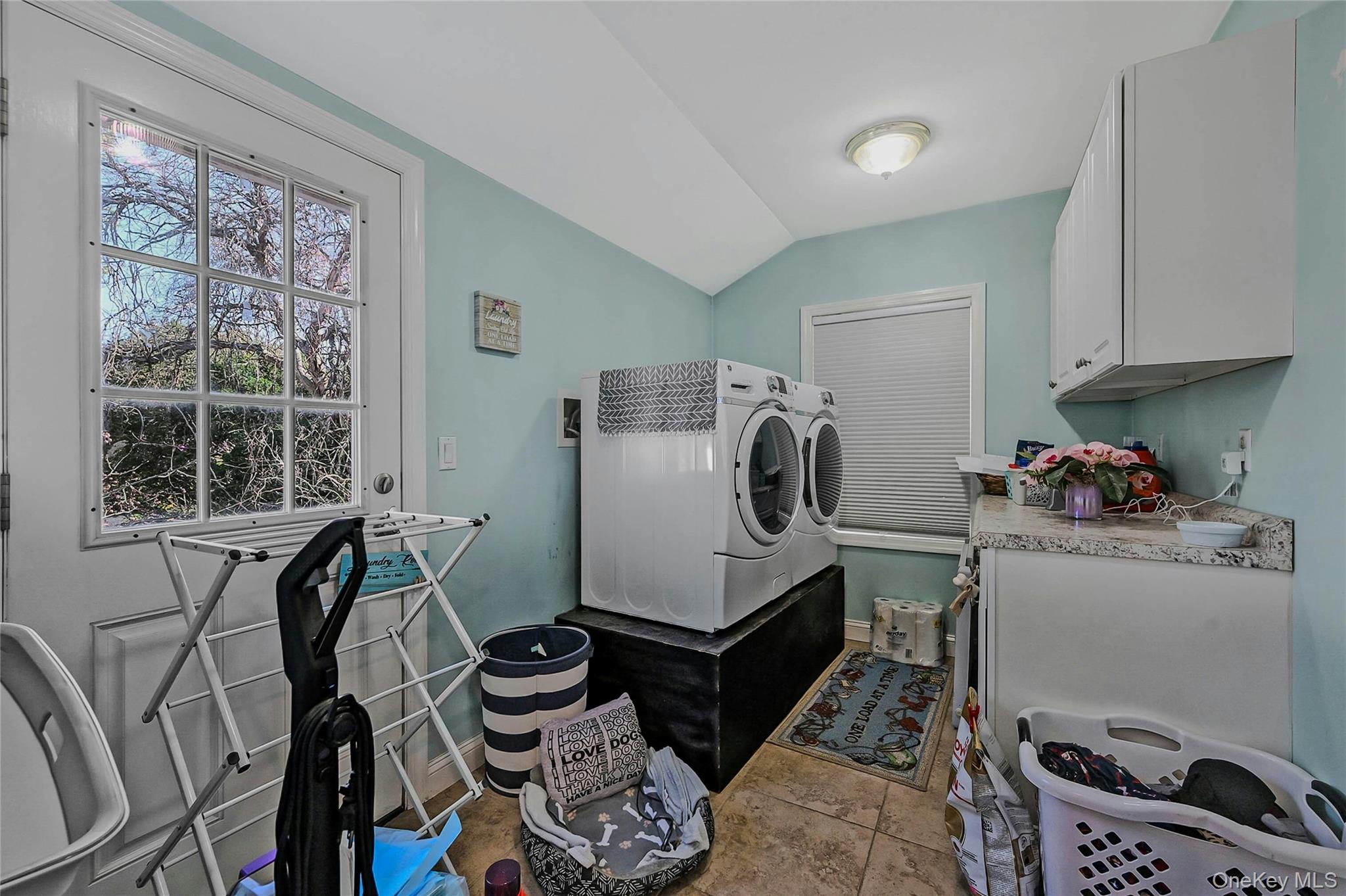 #13 photo, 1599 Feureisen Avenue, Bohemia , NY 11716