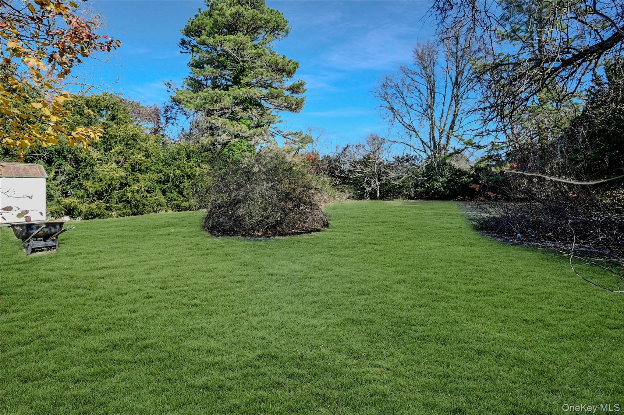 #19 photo, 1599 Feureisen Avenue, Bohemia , NY 11716