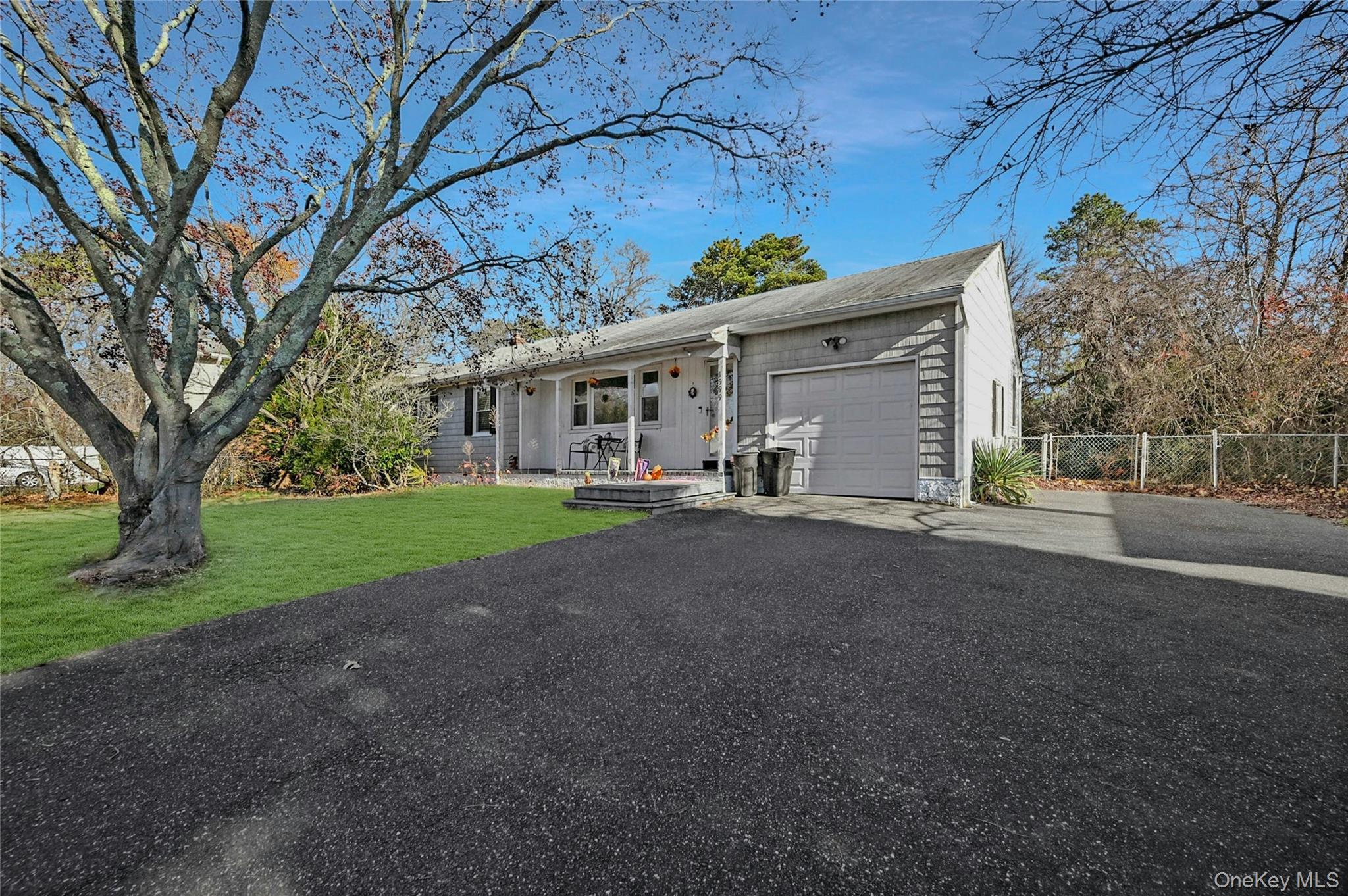 #2 photo, 1599 Feureisen Avenue, Bohemia , NY 11716