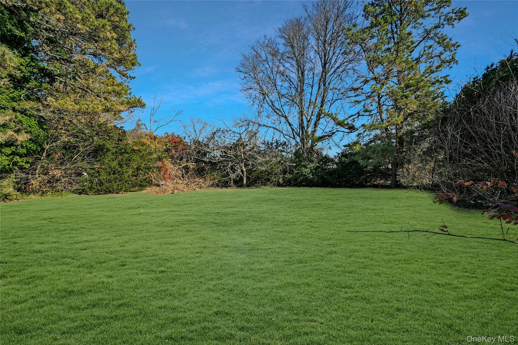 #20 photo, 1599 Feureisen Avenue, Bohemia , NY 11716