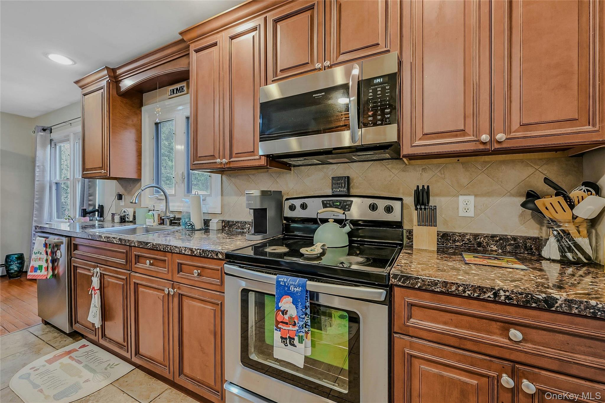 #9 photo, 1599 Feureisen Avenue, Bohemia , NY 11716