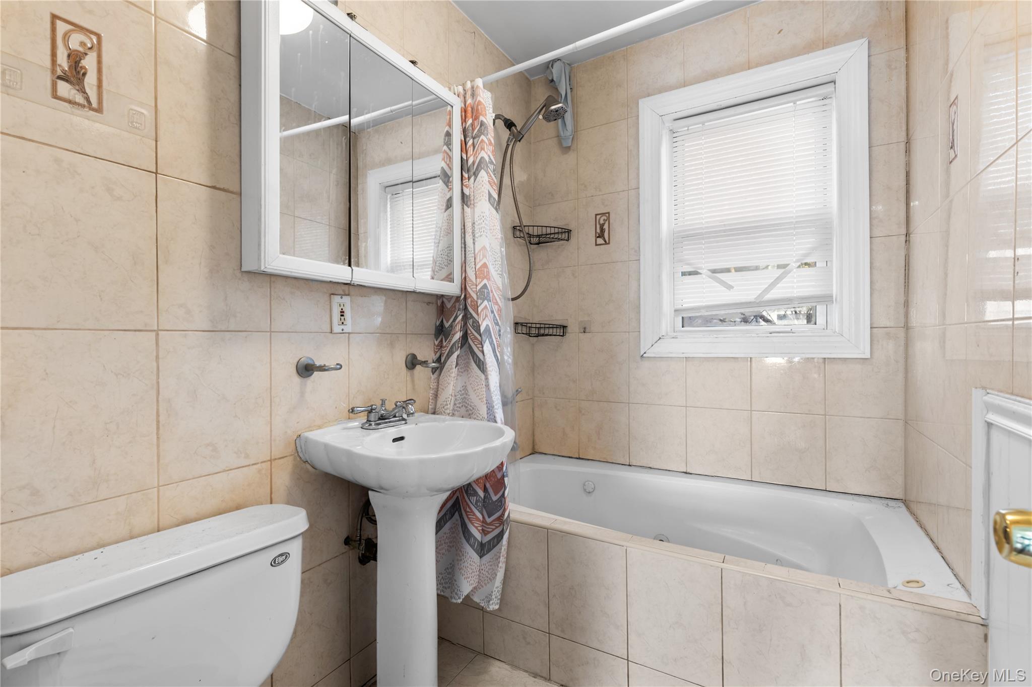 #11 photo, 236 E Market Street, מחוז נסאו Long Beach , NY 11561