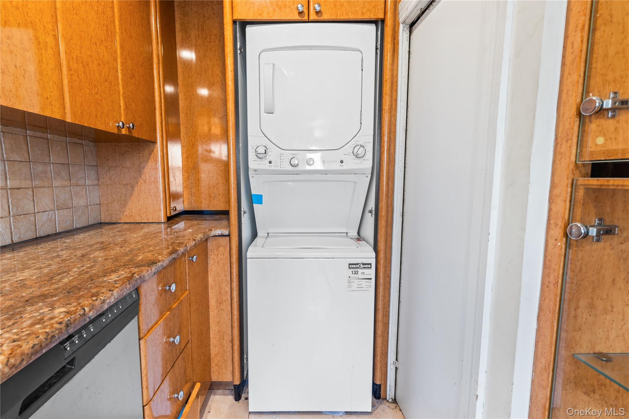 #18 photo, 236 E Market Street, מחוז נסאו Long Beach , NY 11561