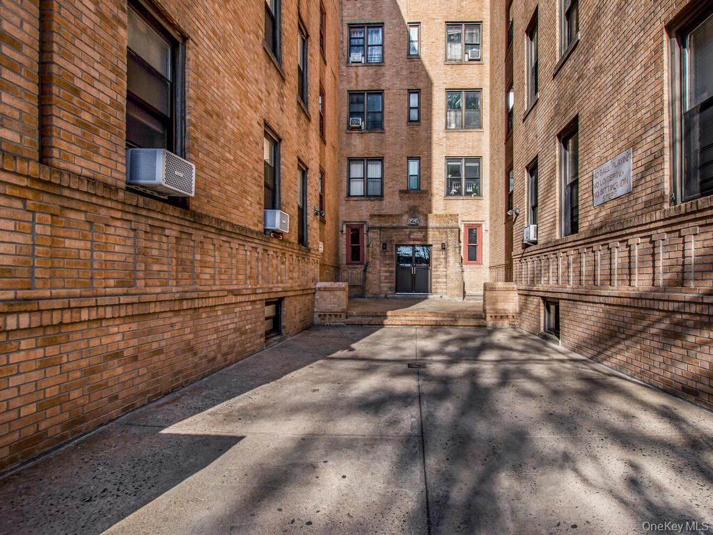 #1 photo, 829 Adee Avenue, Bronx , NY 10467
