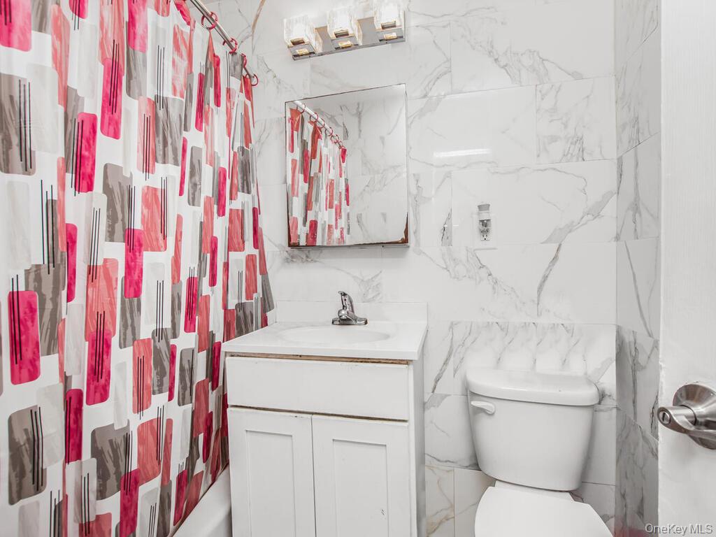 #8 photo, 829 Adee Avenue, Bronx , NY 10467