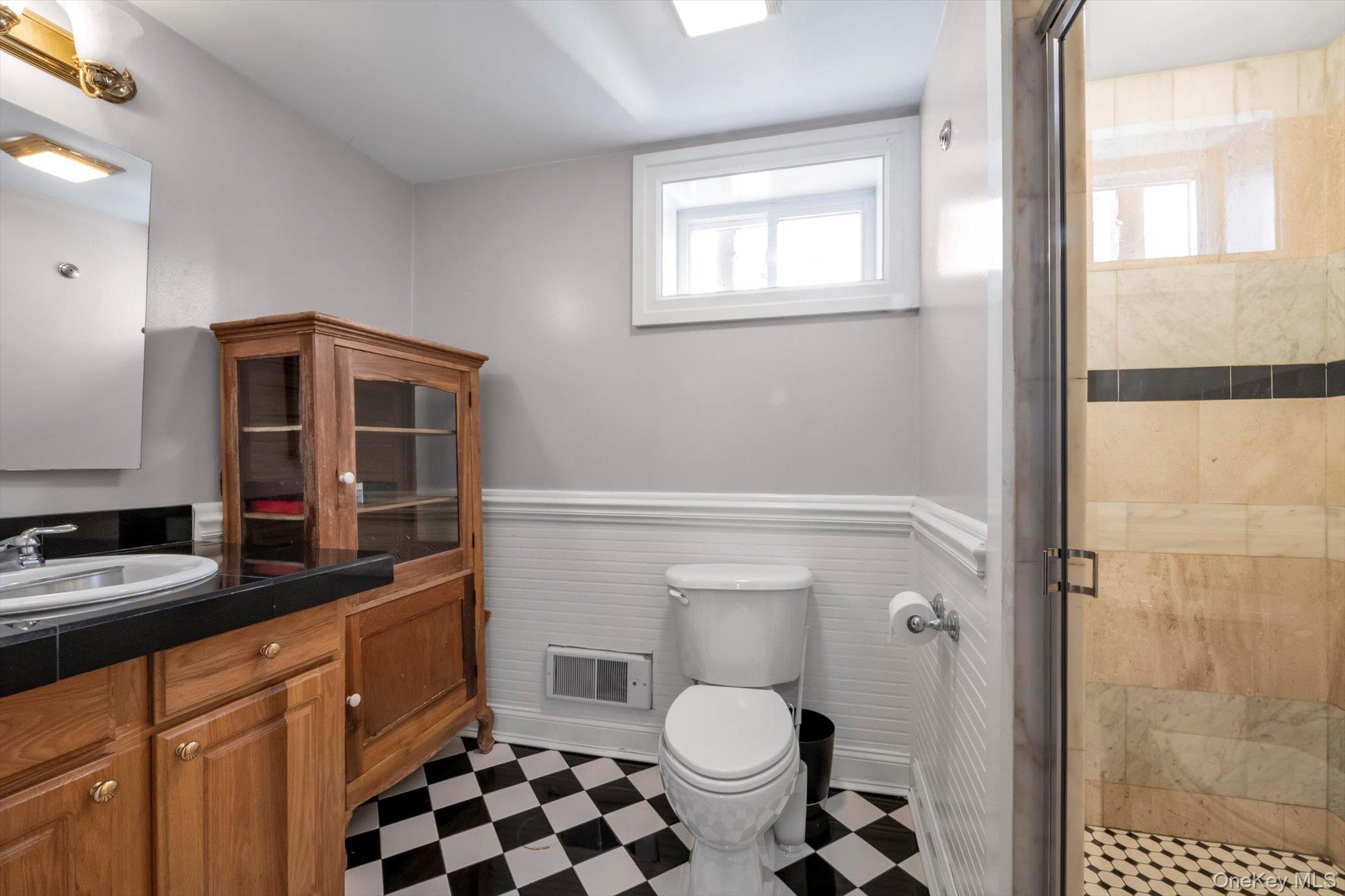 #13 photo, 4005 Grace Avenue, Bronx , NY 10466