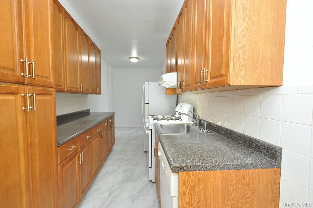 #7 photo, 19 Abeel Street, Yonkers , NY 10705