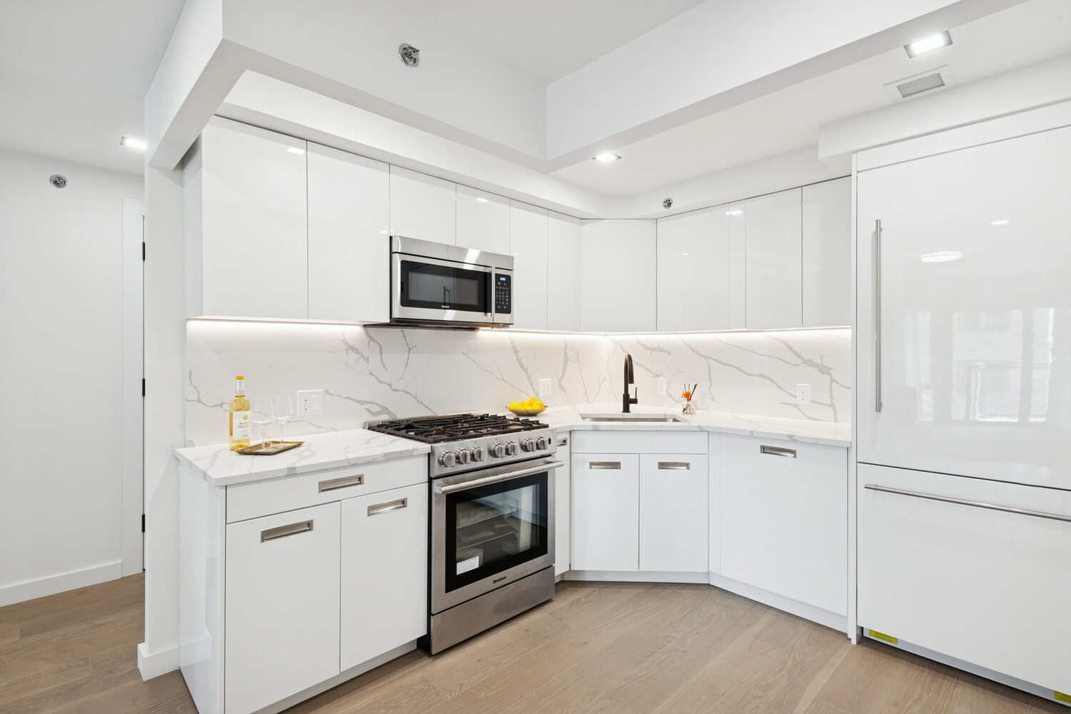 #6 photo, 428 E 9TH Street, Kensington , NY 11218