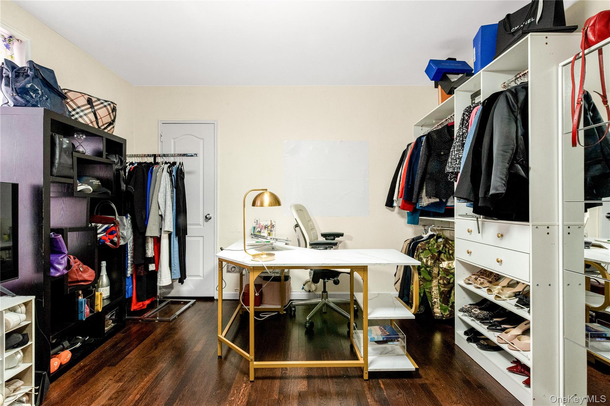 #20 photo, 74-45 Yellowstone Boulevard, קווינס Rego Park , NY 11374