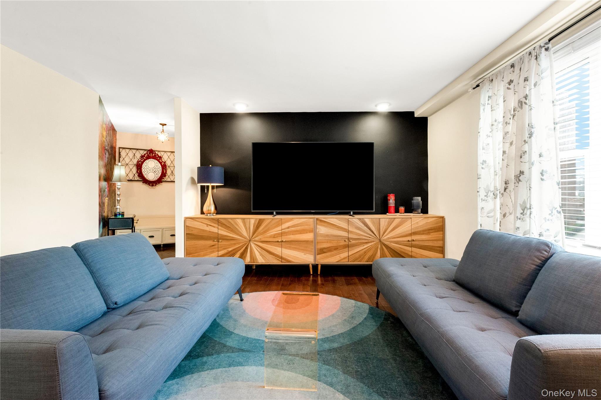 #8 photo, 74-45 Yellowstone Boulevard, קווינס Rego Park , NY 11374