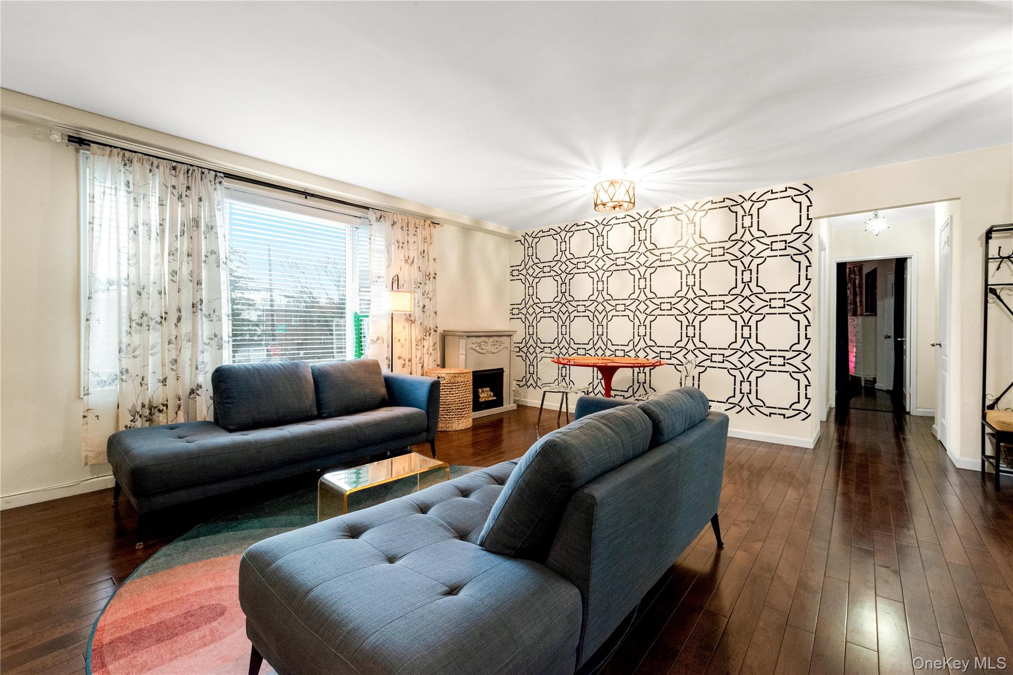 #9 photo, 74-45 Yellowstone Boulevard, קווינס Rego Park , NY 11374