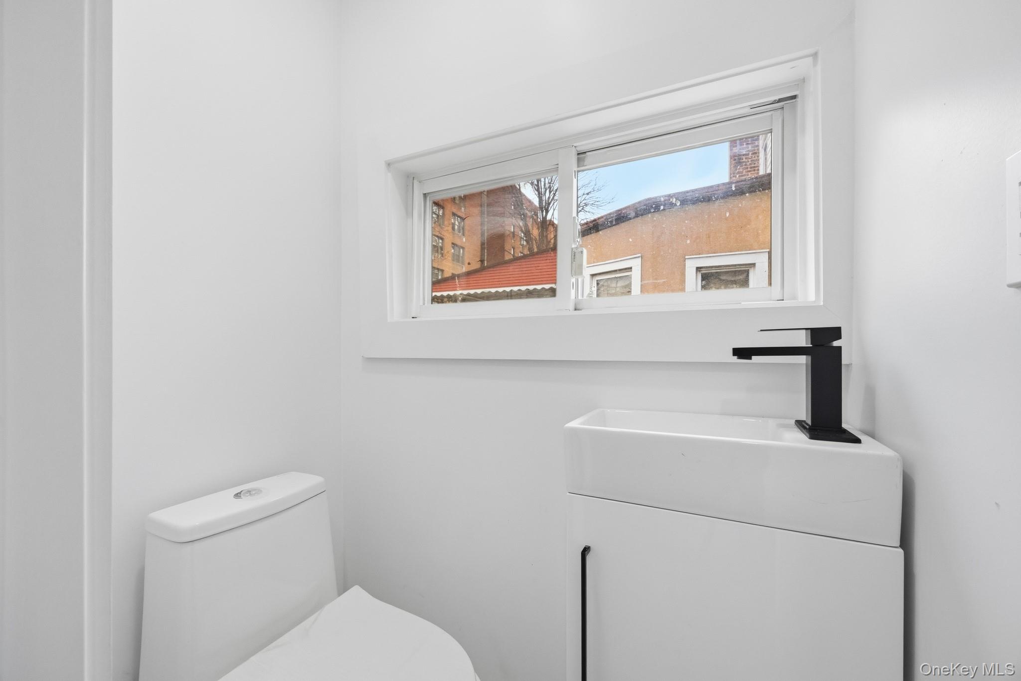 #5 photo, 4365 De Reimer Avenue, 브롱크스 Bronx , NY 10466