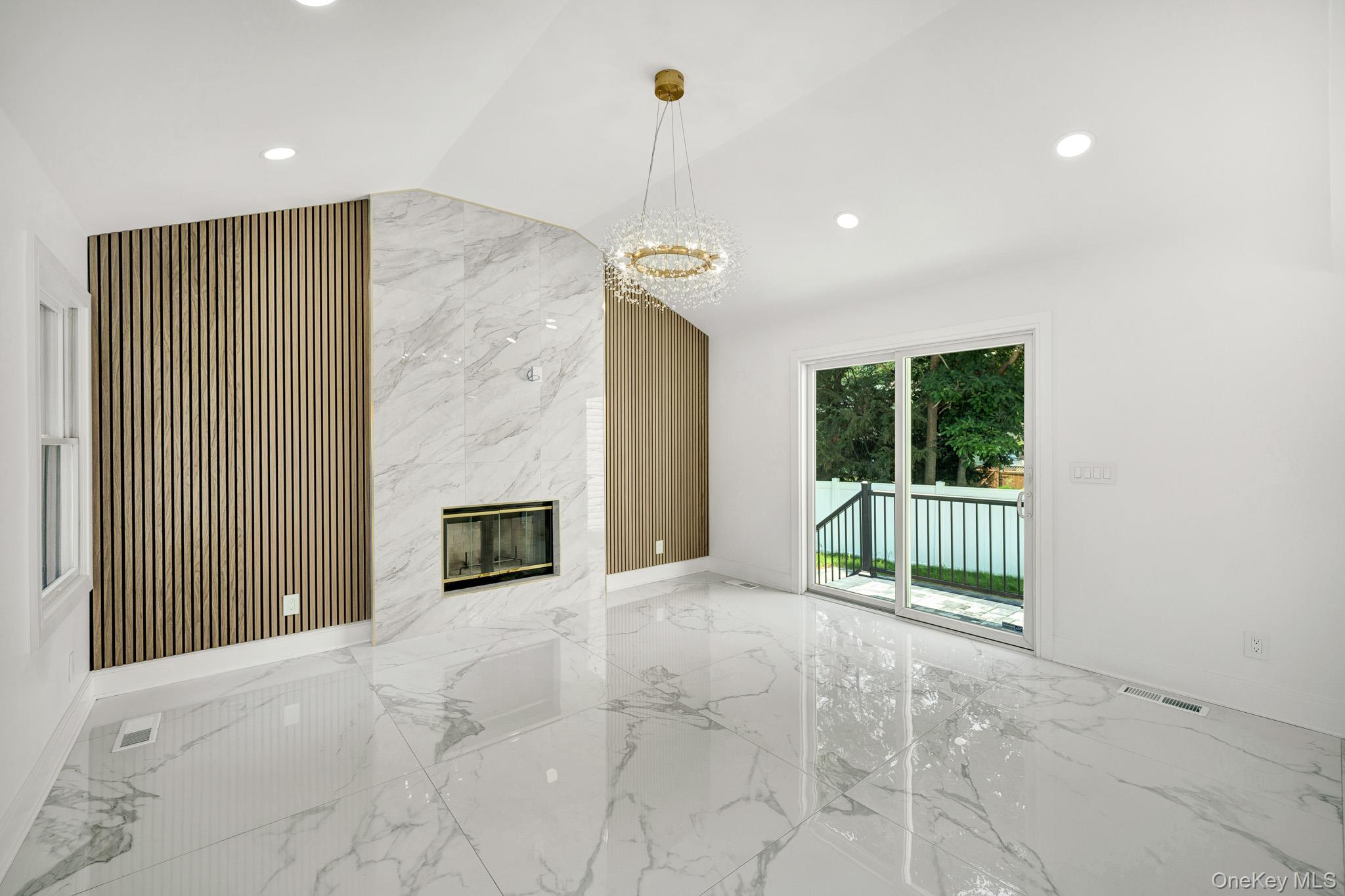 #13 photo, 63 Oak Avenue, 롱 아일랜드 Huntington Station , NY 11746