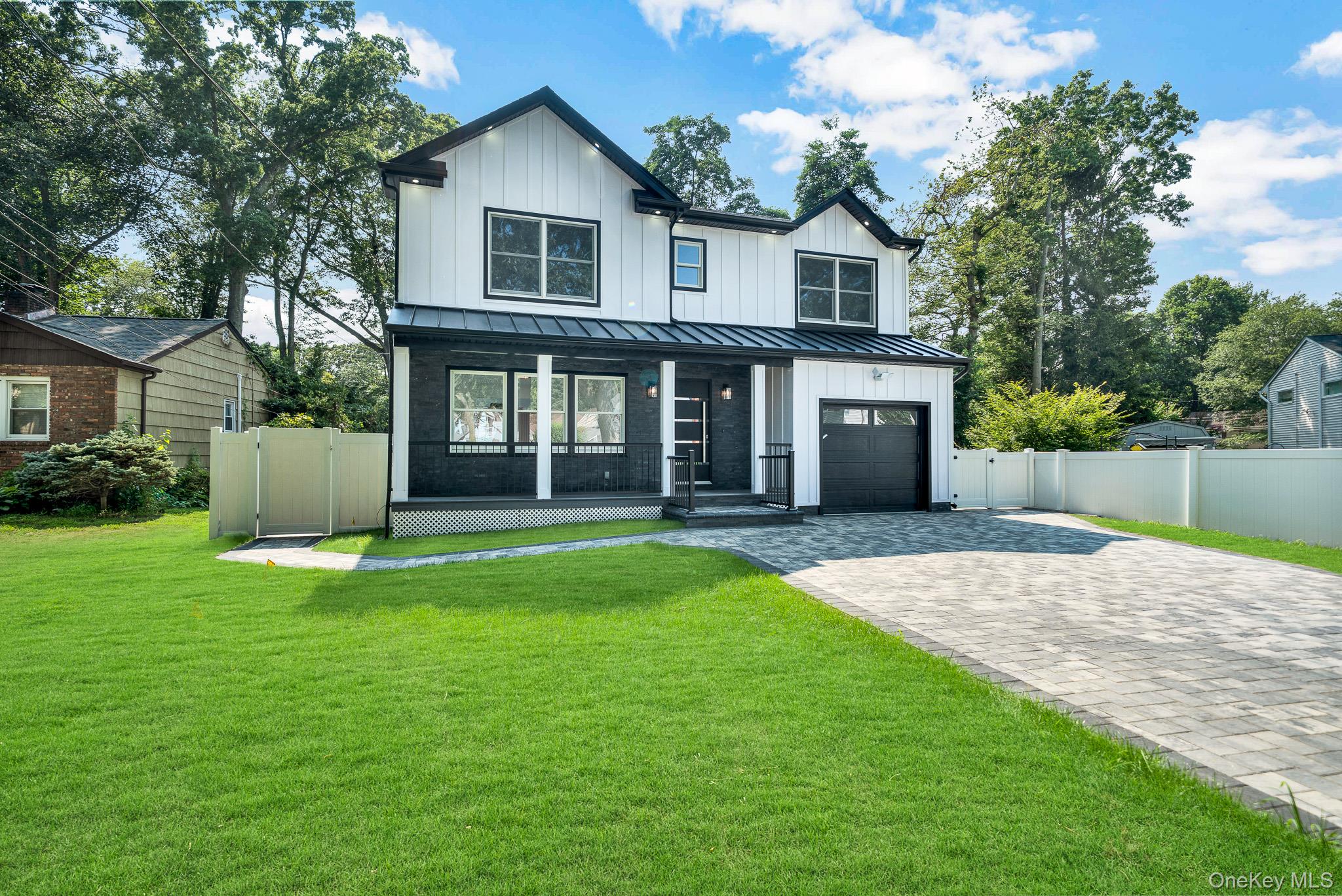 #3 photo, 63 Oak Avenue, 롱 아일랜드 Huntington Station , NY 11746