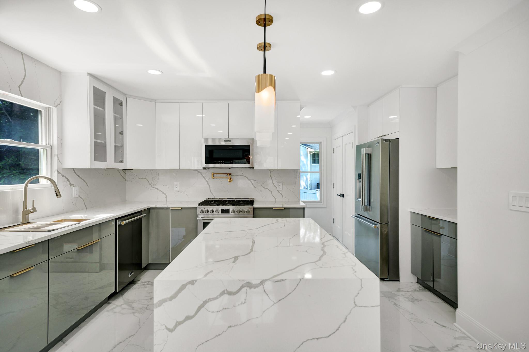 #6 photo, 63 Oak Avenue, 롱 아일랜드 Huntington Station , NY 11746