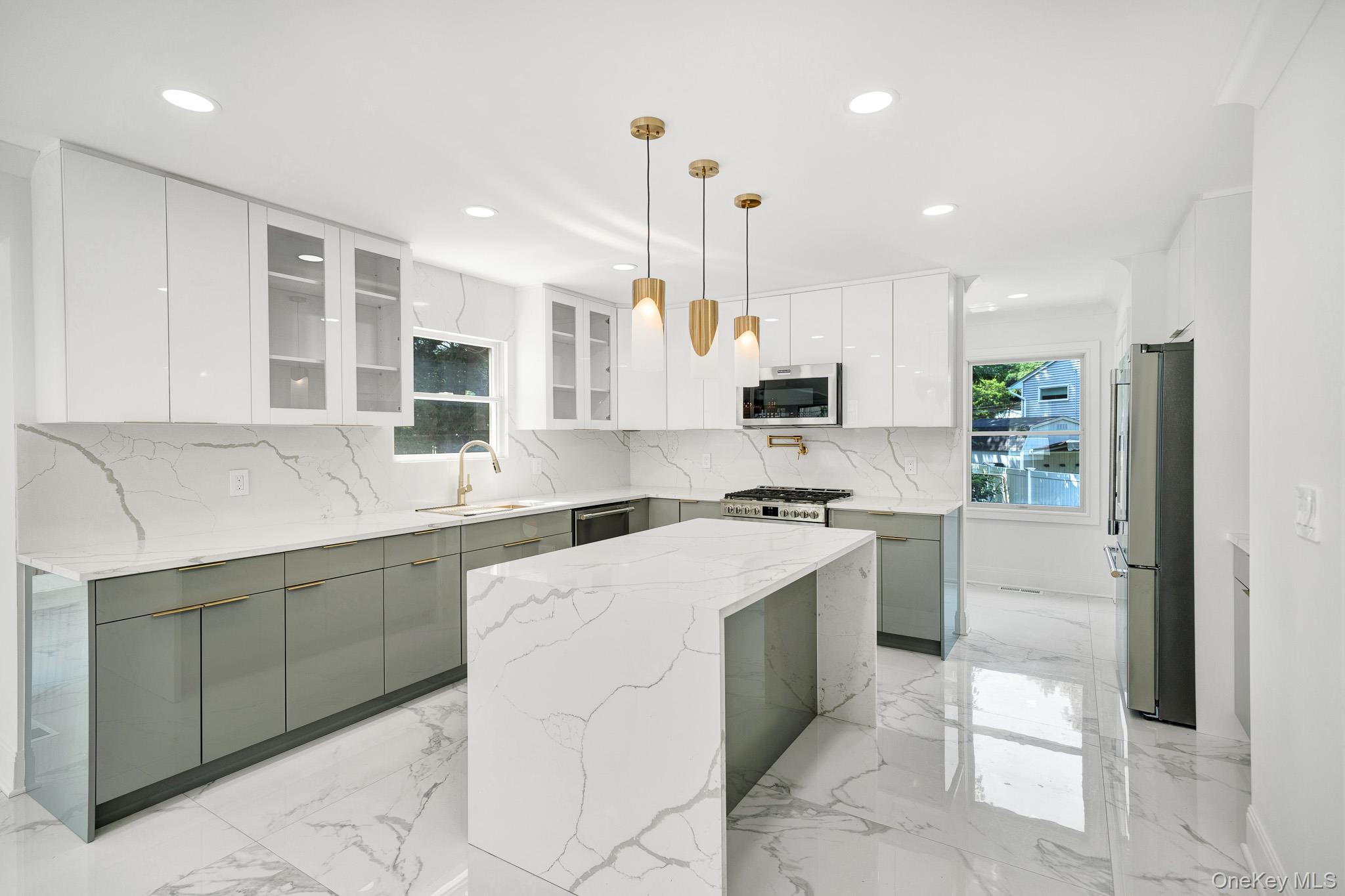 #7 photo, 63 Oak Avenue, 롱 아일랜드 Huntington Station , NY 11746