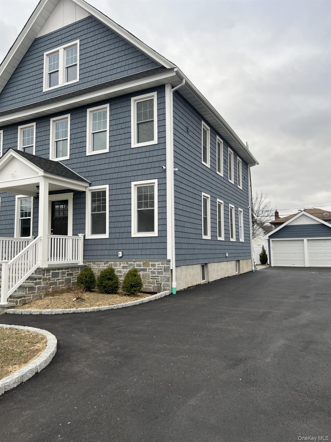 #2 photo, 70 Peterson Place, Lynbrook , NY 11563